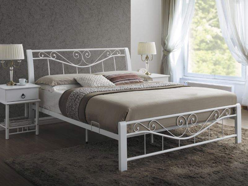 postel v provensalskom style