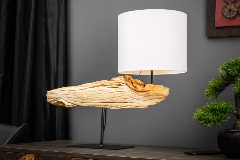 stolova lampa z dreva