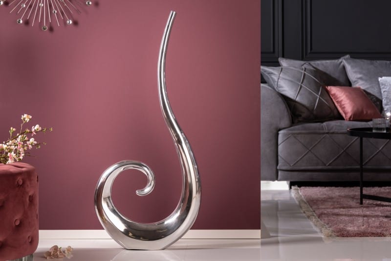 Skvelým doplnkom do interiéru môžu byť váza v netradičnom tvare. Zdroj: iKuchyne.sk