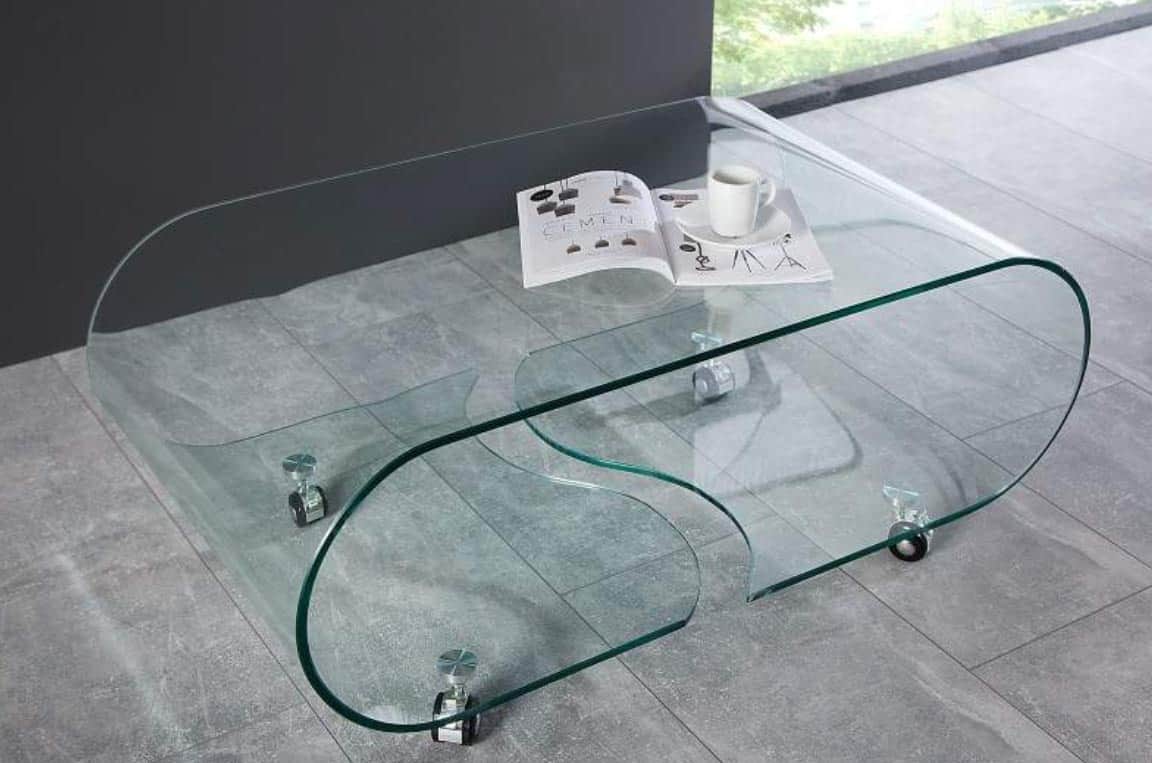 Štýlový konferenčný stolík z temperovaného skla vzbudzuje dojem luxusu. Zdroj: iKuchyne.sk