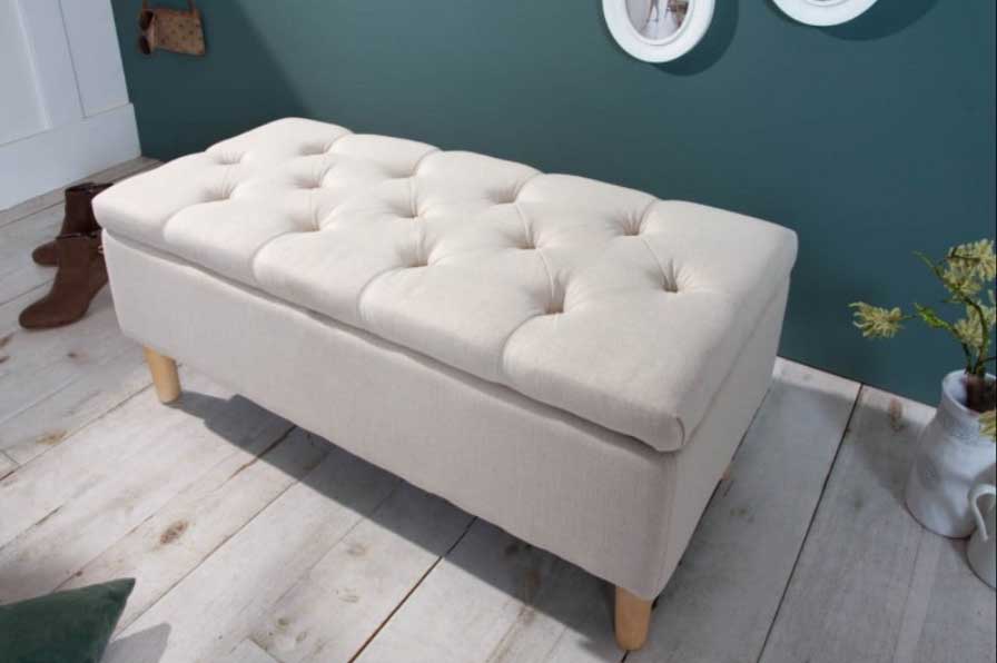 So štýlovou béžovou lavicou vo francúzskom štýle bude vaša obývacia izba výnimočná. Zdroj: iKuchyne.sk