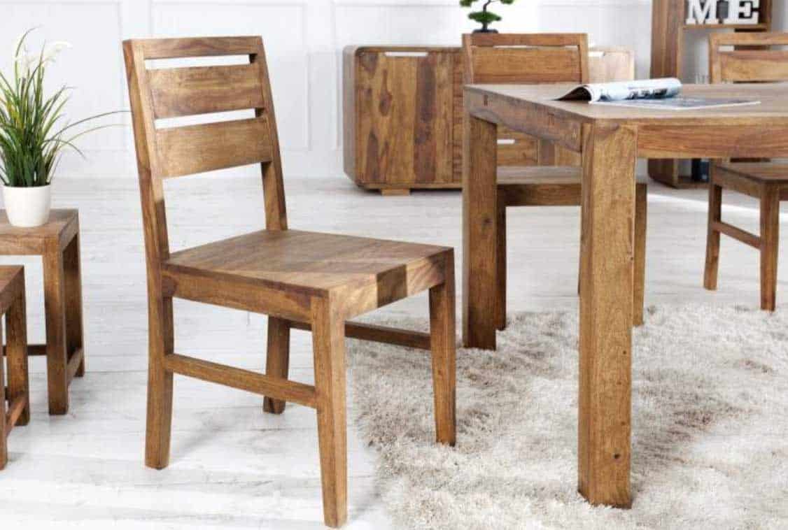 Kompletná konštrukcia z dreva dodáva stoličke ešte osobitejší štýl. Zdroj: iKuchyne.sk