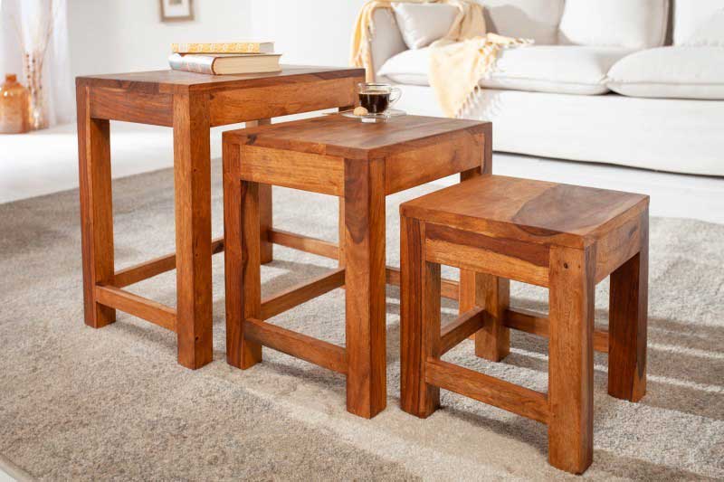 Potešte sa kúpou trojice drevených stolíkov v rôznych veľkostiach. Zdroj: iKuchyne.sk