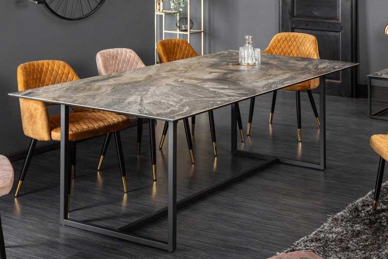 Tento stôl je pre jedáleň v modernom štýle ako stvorený, súhlasíte? Zdroj: iKcuhyne.sk