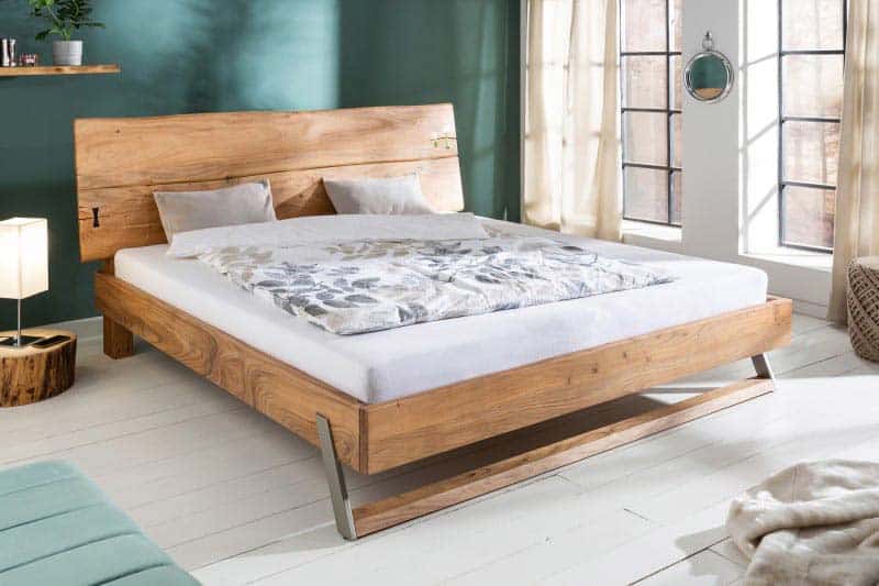Ak máte radi drevený nábytok, táto manželská posteľ dodá vašej spálni tú správnu atmosféru. Zdroj: iKuchyne.sk