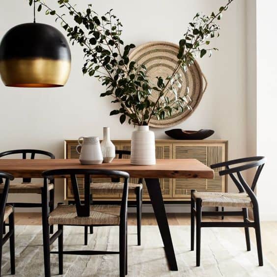 Chcete si zariadiť vašu jedáleň v modernom štýle? Tieto jedálenské stoly sa do nej hodia Zdroj: Pinterest.com