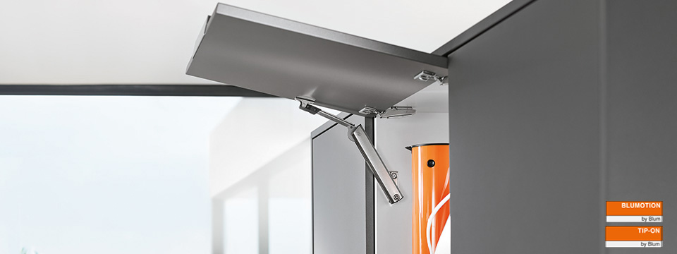 AVENTOS HK-XS – menšie kovanie, väčší komfort